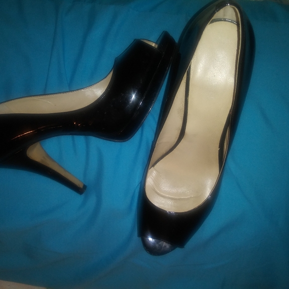 Nine west blk heels - Picture 2 of 2